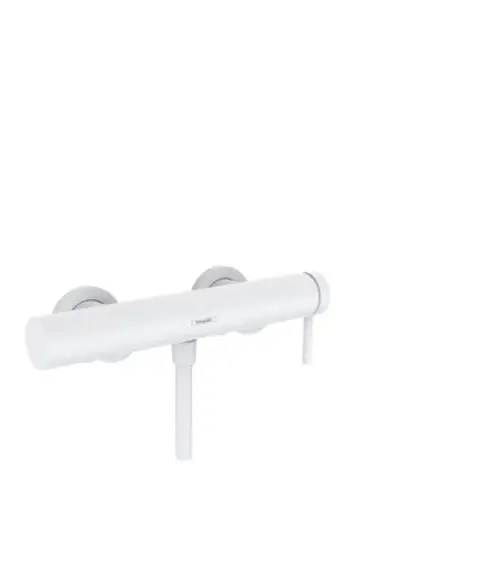 Weißer Einhebel-Brausemischer von Hansgrohe mit zwei runden Wandbefestigungen. Der Auslauf ist schlicht und funktional gestaltet.